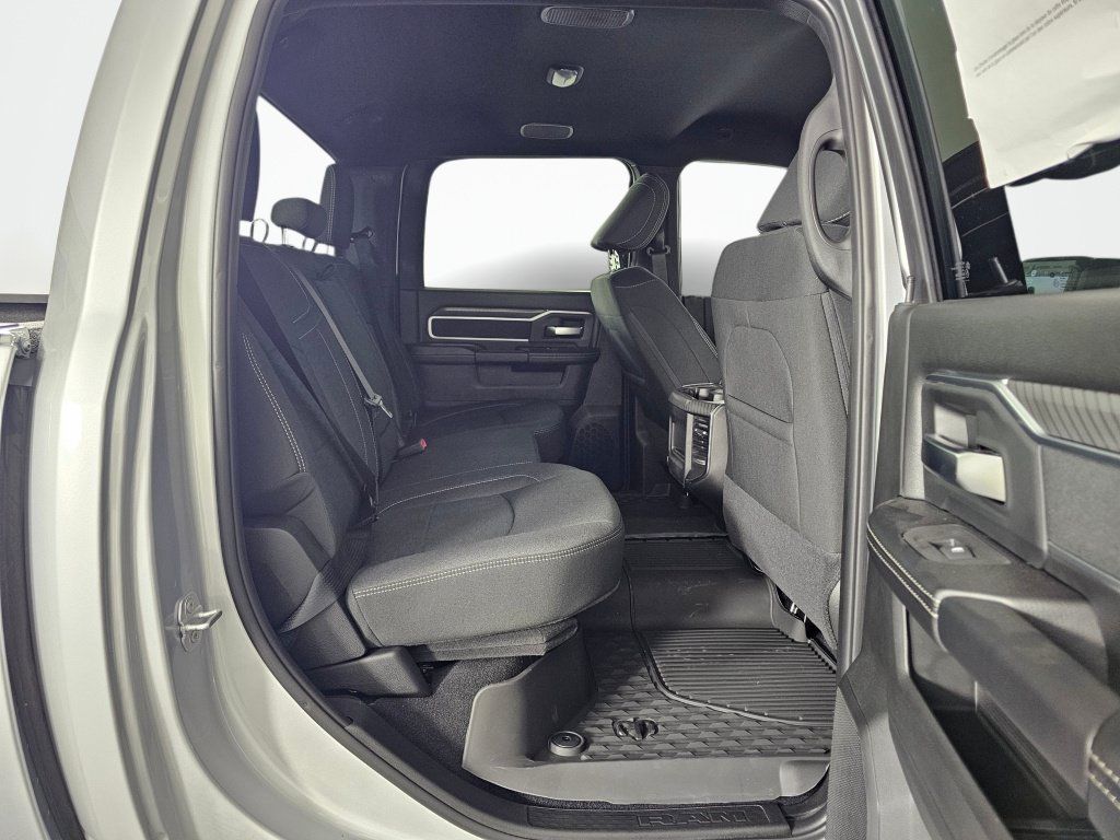 New 2026 RAM 3500 Big Horn AWD/4WD image 37
