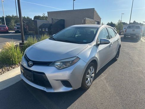 Used 2015 Toyota Corolla LE FWD image 10