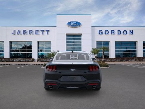 Used 2026 Ford Mustang Coupe RWD image 5