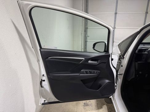 Used 2019 Honda Fit LX image 9