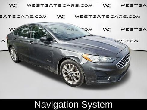 Used 2019 Ford Fusion SE FWD image 2