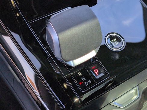 New 2026 Land Rover Range Rover Sport Dynamic SE AWD/4WD image 18