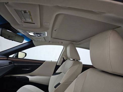 Used 2023 Lexus ES 250 w/ Premium Package AWD/4WD image 12