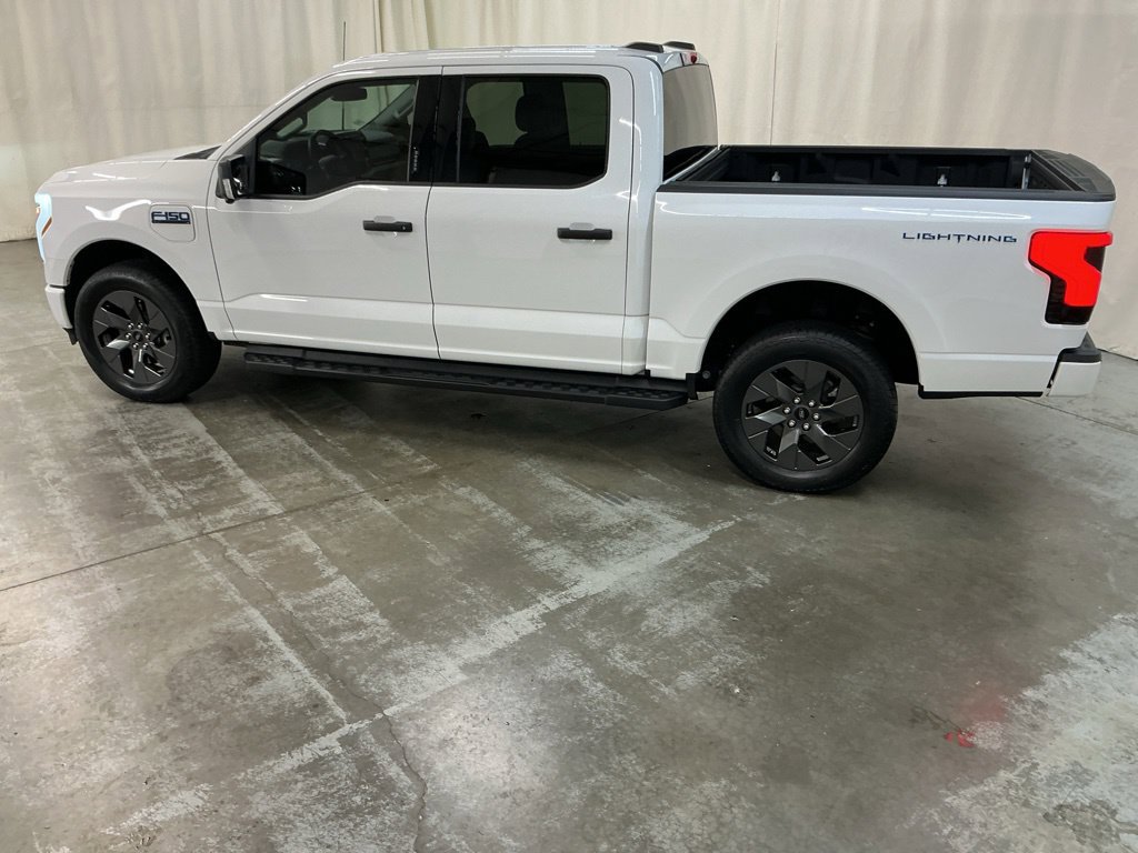 Used 2024 Ford F150 Lightning XLT w/ Max Trailer Tow Package AWD/4WD image 9