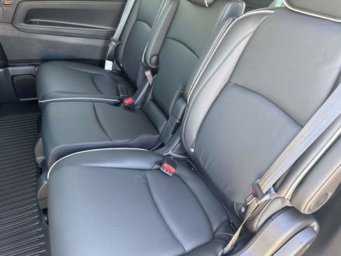 New 2026 Honda Odyssey Touring image 15