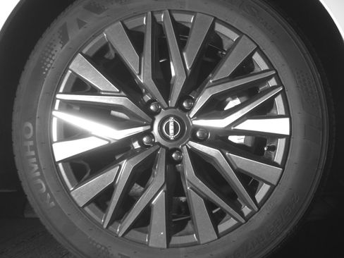Used 2025 Nissan Altima 2.5 SV FWD image 10