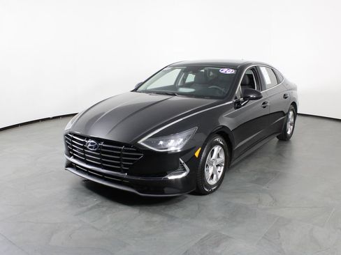 Used 2020 Hyundai Sonata SE w/ Cargo Package image 2