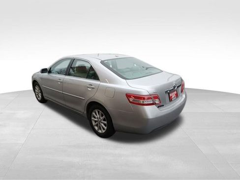 Used 2011 Toyota Camry LE image 7