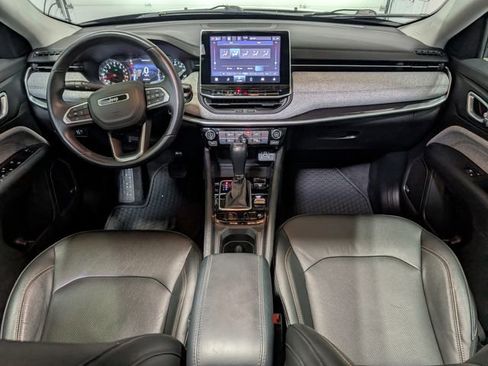 Used 2022 Jeep Compass Latitude w/ Sun and Sound Group AWD/4WD image 12