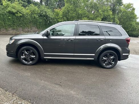 Used 2020 Dodge Journey Crossroad FWD image 4