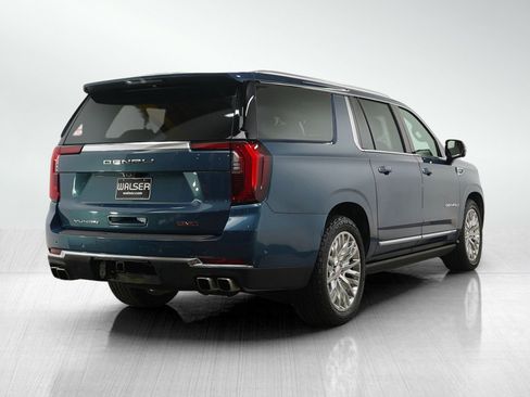 Used 2025 GMC Yukon XL Denali w/ Denali Reserve Package AWD/4WD image 5