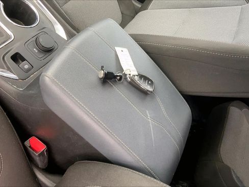 Used 2019 Chevrolet Traverse LT FWD image 15