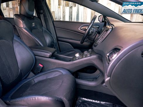 Used 2015 Chrysler 200 S w/ Navigation & Sound Group I image 22