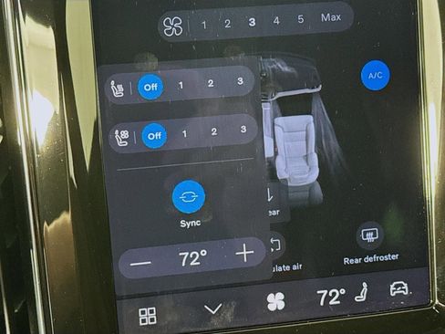 Used 2023 Volvo XC60 B5 Ultimate w/ Protection Package Premier image 24