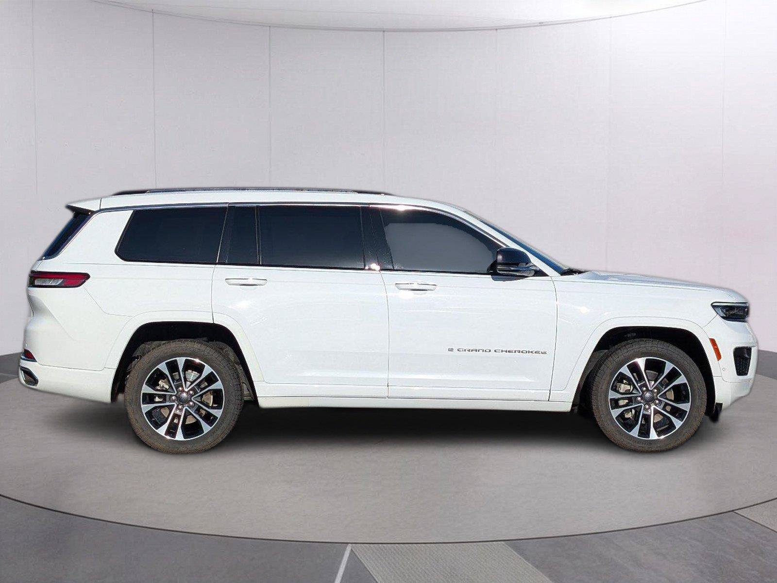 Used 2021 Jeep Grand Cherokee L Overland w/ Advanced Protech Group III AWD/4WD image 8