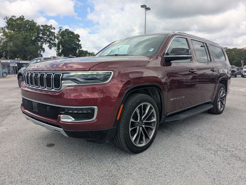 Used 2024 Jeep Wagoneer L Series II w/ Convenience Group I AWD/4WD image 8