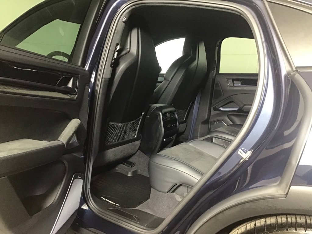 Certified 2024 Porsche Cayenne Turbo GT AWD/4WD image 27