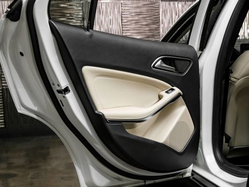 Used 2019 Mercedes-Benz GLA 250 image 42