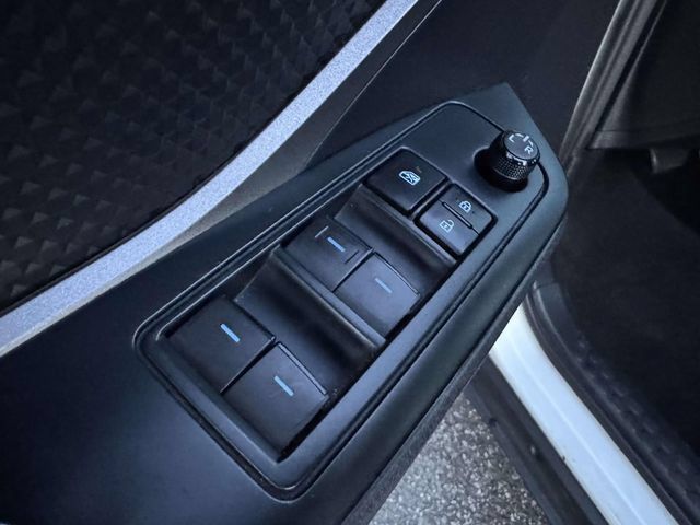 Used 2021 Toyota C-HR LE FWD image 22