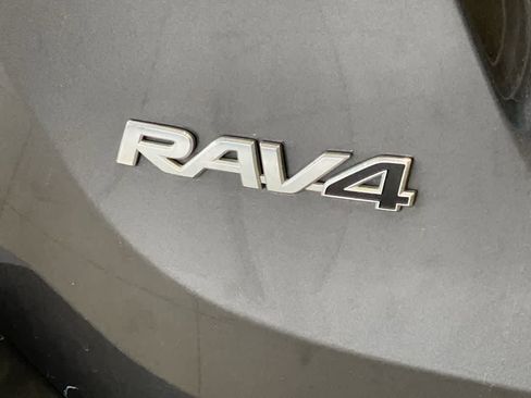 Used 2015 Toyota RAV4 LE image 11