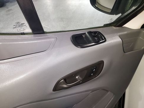 Used 2019 Ford Transit 150 XLT image 18