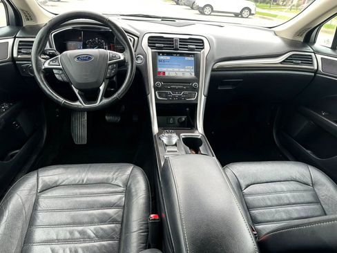 Used 2017 Ford Fusion SE w/ Equipment Group 602A FWD image 19