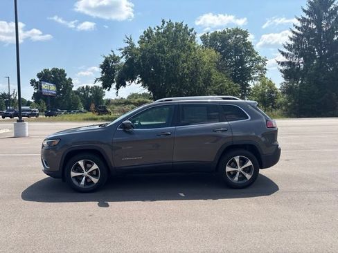 Used 2019 Jeep Cherokee Limited AWD/4WD image 2