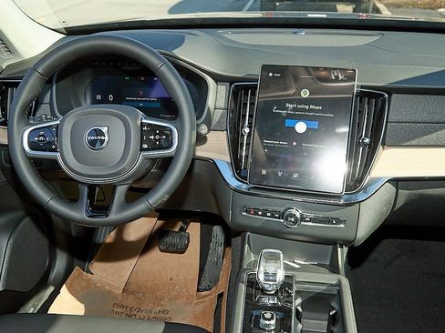 New 2026 Volvo XC90 B5 Plus w/ Protection Package image 26