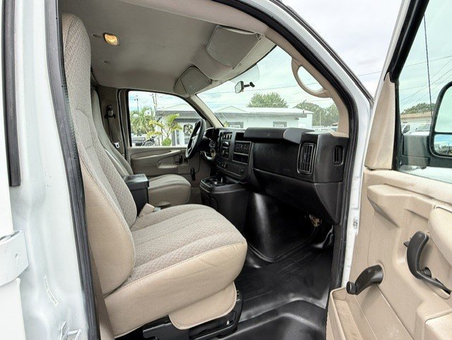 Used 2011 Chevrolet Express 2500 RWD image 18