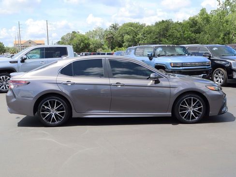 Used 2023 Toyota Camry SE FWD image 10