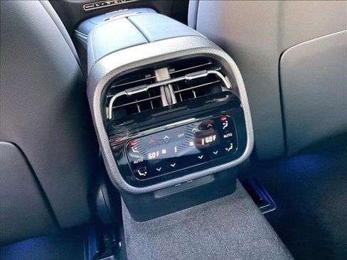 New 2026 Mercedes-Benz E 53 AMG e 4MATIC Sedan image 19