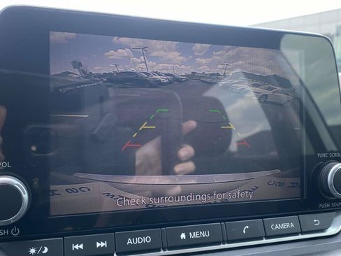 Used 2023 Nissan Rogue SV FWD image 25
