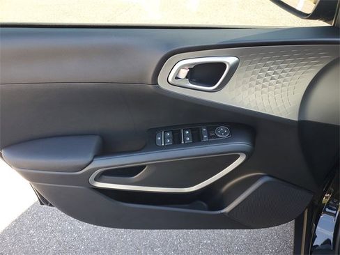 New 2025 Kia Soul LX image 19