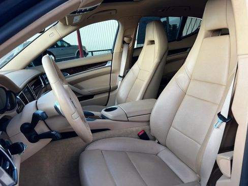 Used 2013 Porsche Panamera 4 Platinum Edition AWD/4WD image 11