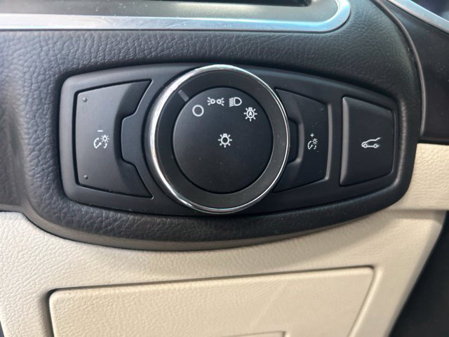 Used 2017 Ford Edge Titanium w/ Equipment Group 301A AWD/4WD image 18