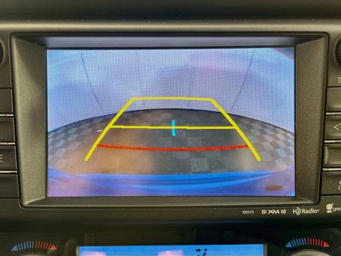 Used 2016 Toyota RAV4 Limited FWD image 23