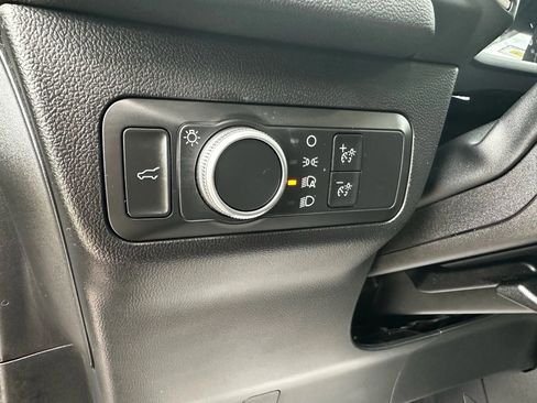 Used 2021 Ford Escape SE w/ SE Sport Appearance Package image 22