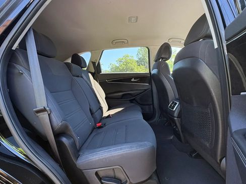 Used 2016 Kia Sorento AWD image 32