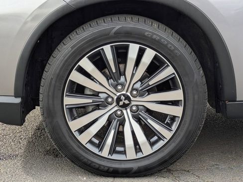 Used 2019 Mitsubishi Outlander SEL image 40