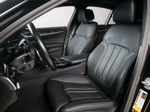 Used 2023 BMW M550i xDrive M550i xDrive w/ Executive Package image 5