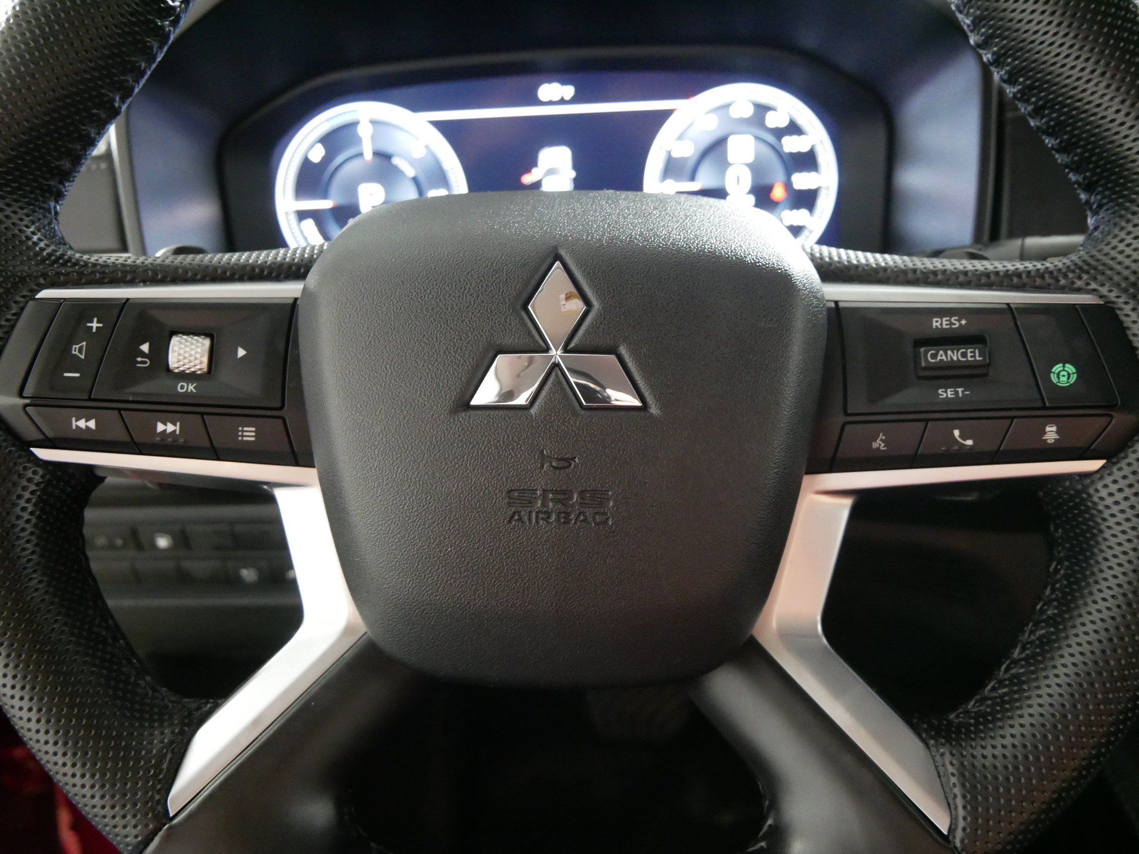 Used 2023 Mitsubishi Outlander SE AWD/4WD image 25