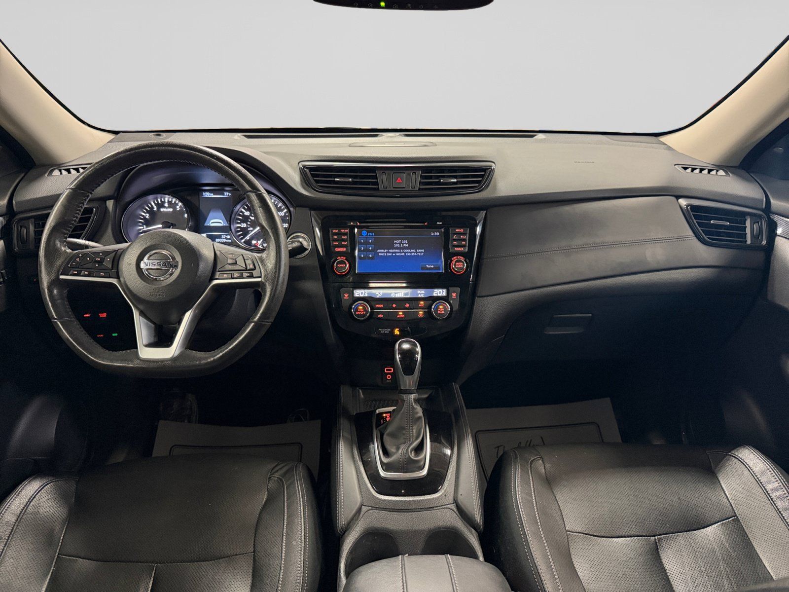 Used 2017 Nissan Rogue S AWD/4WD image 16