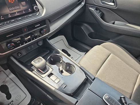 Used 2025 Nissan Rogue SV FWD image 24