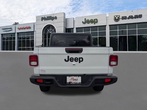 New 2026 Jeep Gladiator Sport AWD/4WD image 4