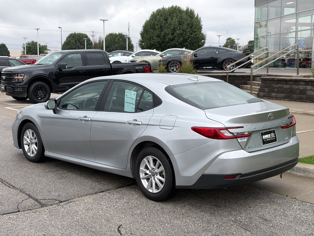 Used 2025 Toyota Camry LE FWD image 4