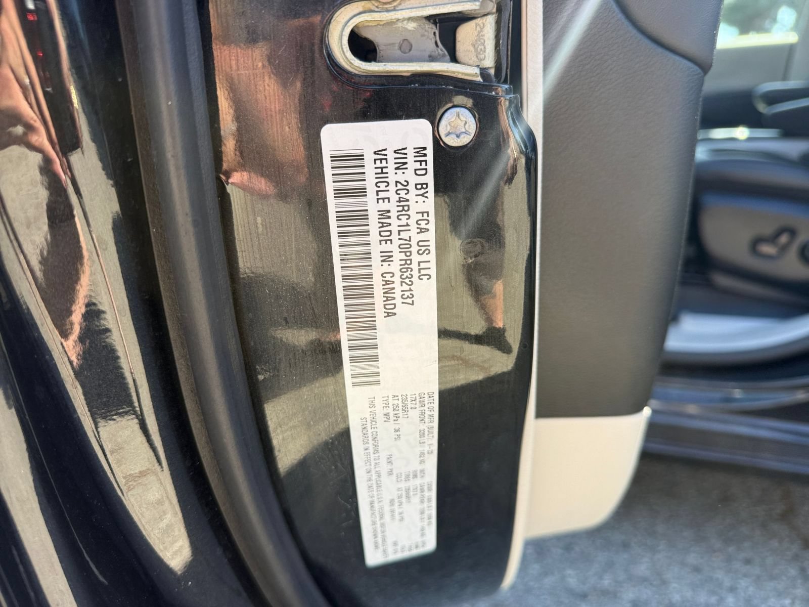 Used 2023 Chrysler Pacifica Touring-L FWD image 28