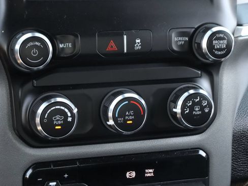 Used 2024 RAM 3500 Big Horn AWD/4WD image 33