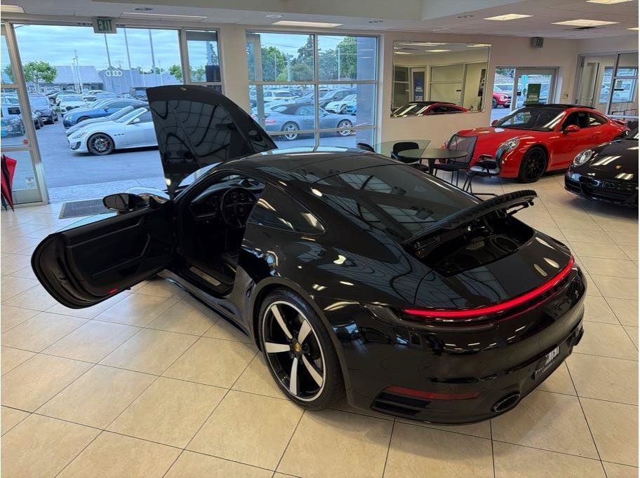 Used 2020 Porsche 911 Carrera image 31