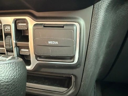 Used 2024 Jeep Wrangler Unlimited w/ Convenience Group image 29