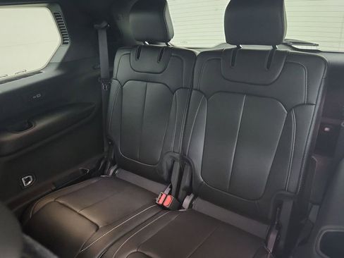 New 2025 Jeep Grand Cherokee L Limited w/ Black Appearance Package image 17